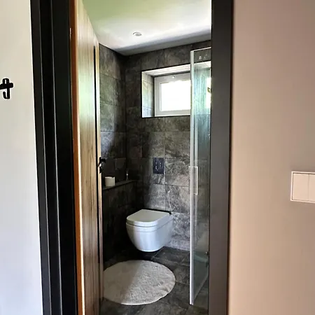 Laitselossi Tee Apartman
