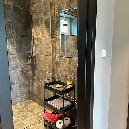 Laitselossi Tee Apartman *